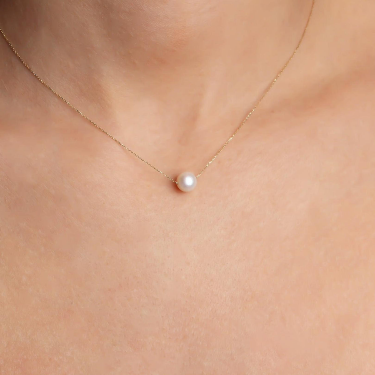 Dainty Pearl Necklace